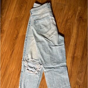 Mom Jeans American Eagle